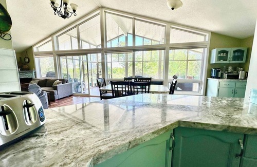 Markdale House | Hillside Haven Retreat: Sunroom & Pond Escape!