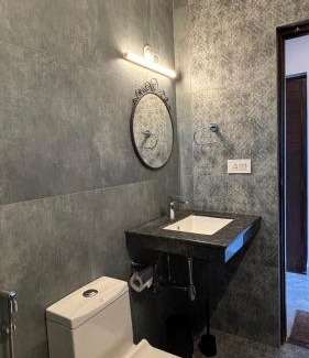 Alto de Porvorim Apartment | Hillside Hideaway Studio Apartment