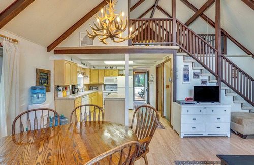 Garden Valley Cabin | Hillside Hideaway: Warm & Cozy Terrace Lakes Cabin