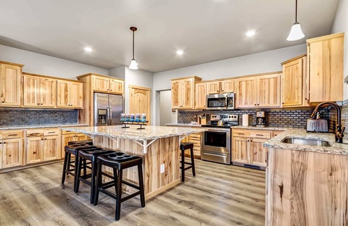 Breckenridge Heights House | Hillside Lodge - 7BR, Great Location with Views!