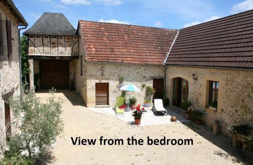 Le Lardin-Saint-Lazare House | Hillside Park Dordogne