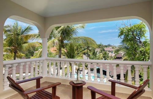 Los Maestros Condo | Hillside Residence Suites - 1 & 2 Bedroom - Gold or Black All-Inclusive
