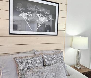 Craigleith House | Hillside Studio 1 in Blue Mountain, Mountain View, Full Kitchen, Free Parking