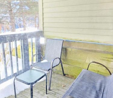 Craigleith House | Hillside Studio 1 in Blue Mountain, Mountain View, Full Kitchen, Free Parking