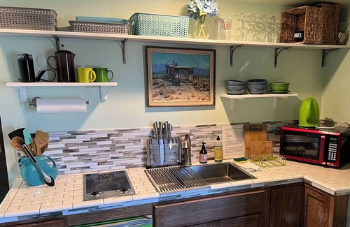 Twentynine Palms House | Hilltop Cabin + Starlink + Views + 10 mins to Park