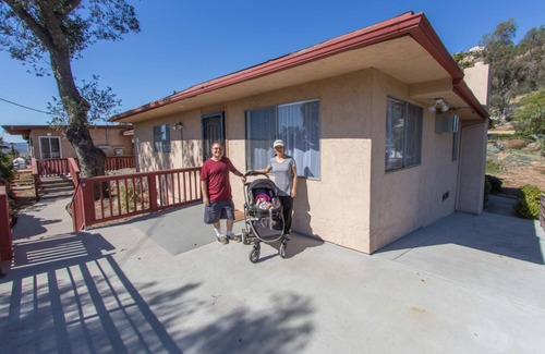 El Cajon Apartment | Hilltop Efficiency Apartment and Patio with Panoramic View
