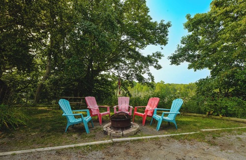 Port Franks Cabin | Hilltop Haven - Lake Huron Cottage!