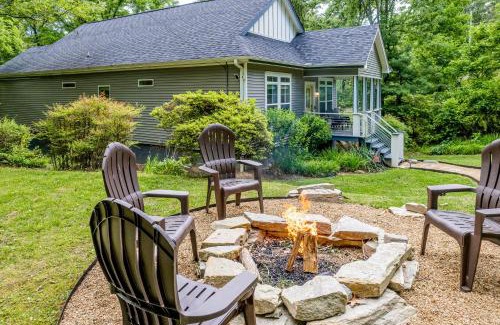Woodfin House | Hilltop Hideaway