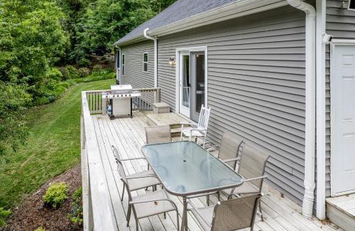 Woodfin House | Hilltop Hideaway