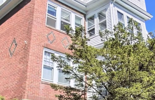 Wellington Hill Apartment | Hilltop Three Bedroom Sanctuary! Family Sized Condo -Inquire for Discounts