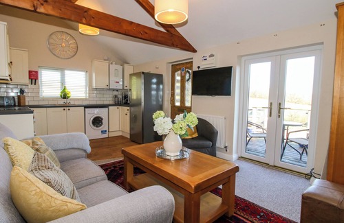 Billingsley Cottage | HILLVIEW, family friendly, with hot tub in Cleobury Mortimer