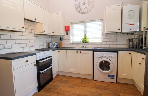 Billingsley Cottage | HILLVIEW, family friendly, with hot tub in Cleobury Mortimer