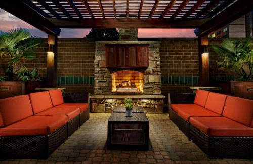 University Place Hotel | Hilton Charlotte University Place