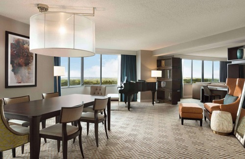 East Brunswick Hotel | Hilton East Brunswick Hotel & Executive Meeting Center