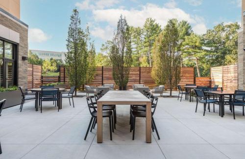 Readville Hotel | Hilton Garden Inn Boston Canton, Ma