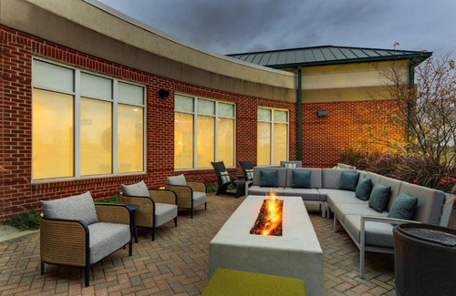 West Newton Hotel | Hilton Garden Inn Indianapolis Airport