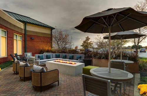 West Newton Hotel | Hilton Garden Inn Indianapolis Airport