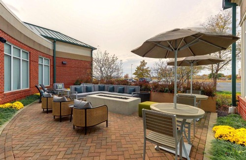 West Newton Hotel | Hilton Garden Inn Indianapolis Airport