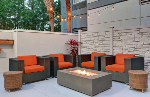 Southside Hotel | Hilton Garden Inn Jacksonville JTB/Deerwood Park