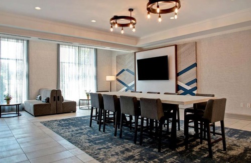 Riverview Hotel | Hilton Garden Inn Kansas City/Kansas