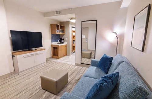 Lakewood Hotel | Hilton Garden Inn Lakewood