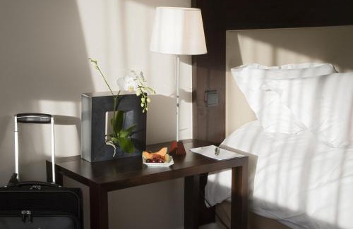 Vitrolles Hotel | Hilton Garden Inn Marseille Provence Airport