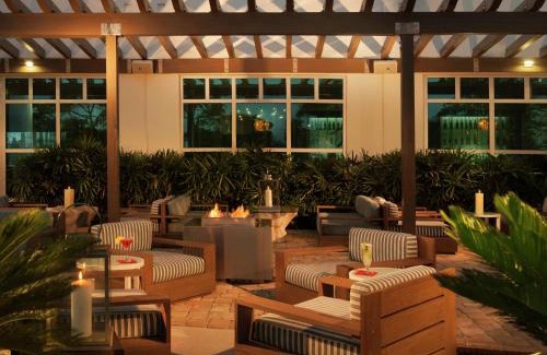Ludlam Hotel | Hilton Garden Inn Miami Dolphin Mall