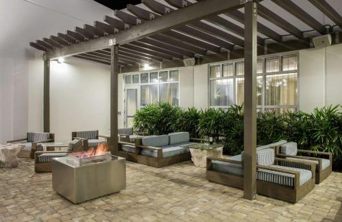 Ludlam Hotel | Hilton Garden Inn Miami Dolphin Mall