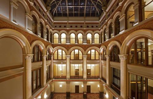 East Town Hotel | Hilton Garden Inn Milwaukee Downtown
