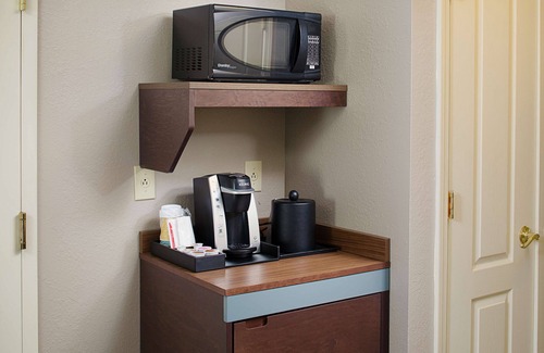 East Garden City Hotel | Hilton Garden Inn Westbury