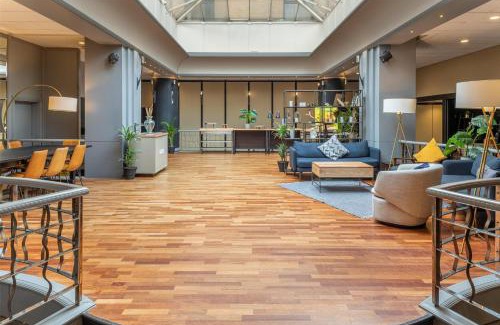 Holland Park Hotel | Hilton London Kensington Hotel
