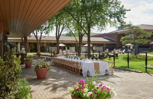 Mississauga Hotel | Hilton Mississauga/Meadowvale
