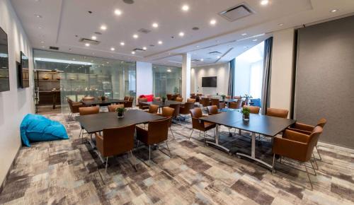 Laval Hotel | Hilton Montreal/Laval