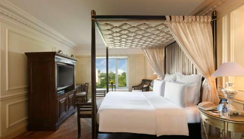 Mumbai Hotel | Hilton Mumbai International Airport Hotel