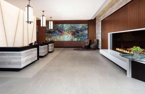 Downtown Hotel | Hilton Rochester Mayo Clinic Area