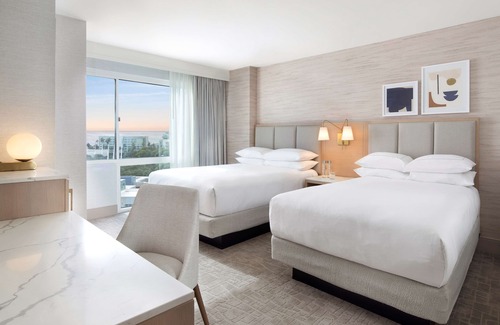 Downtown Hotel | Hilton Santa Monica Hotel & Suites
