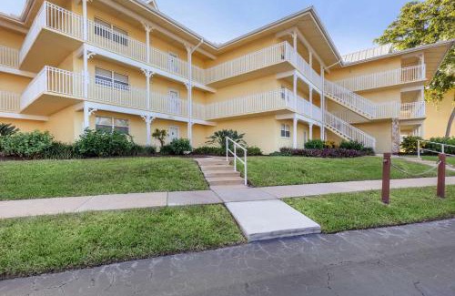 Old Naples Resort | Hilton Vacation Club Charter Club Naples Bay