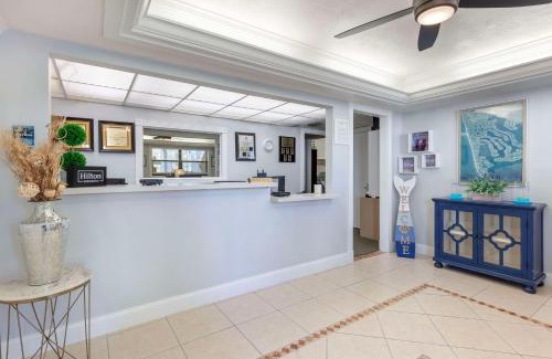 Old Naples Resort | Hilton Vacation Club Charter Club Naples Bay