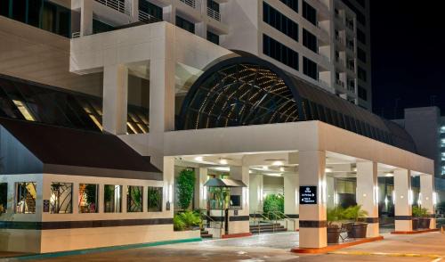 Warner Center Hotel | Hilton Woodland Hills/Los Angeles