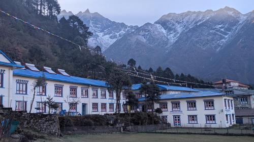 Lukla House | Himalaya Lodge & Restaurant