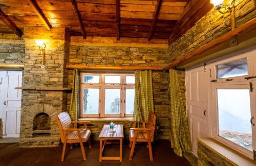 Almora House | Himalayan Paradise, Boutique room w Binsar view by Roamhome