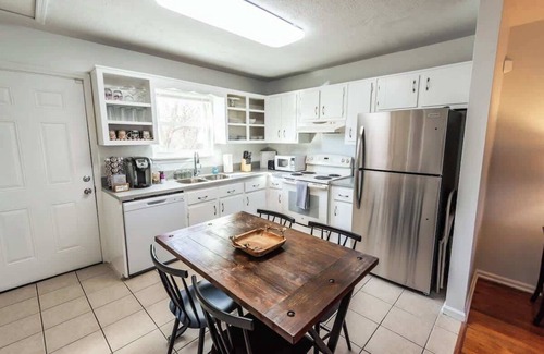Barclay Drive House | Hip East Nashville Stay Music, Food & Fun Nearby
