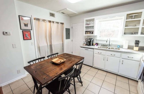 Barclay Drive House | Hip East Nashville Stay Music, Food & Fun Nearby