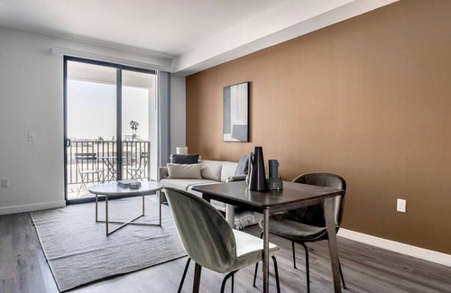 Mid City Apartment | Hip Fairfax 2BR w/Courtyard, nr Dining & Shopping, by Blueground