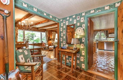 Sainte-Ann-des-Lacs Cottage | Hip Lakefront Ski Chalet