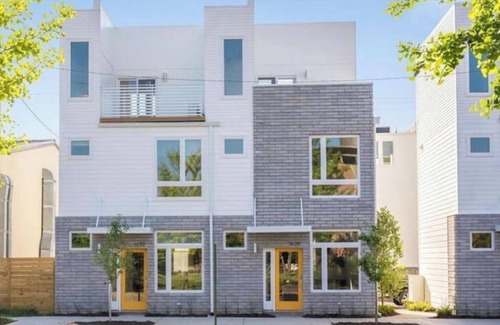 Downtown Chattanooga House | Hip, Modern, Cozy Townhouse in Walkable Southside