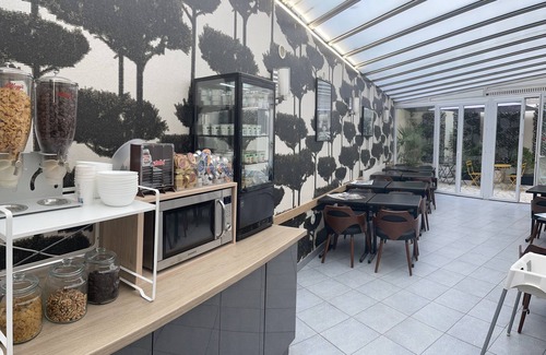 Saint-Fargeau Hotel | Hipotel Lilas Gambetta