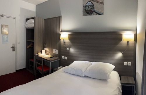 Saint-Fargeau Hotel | Hipotel Lilas Gambetta