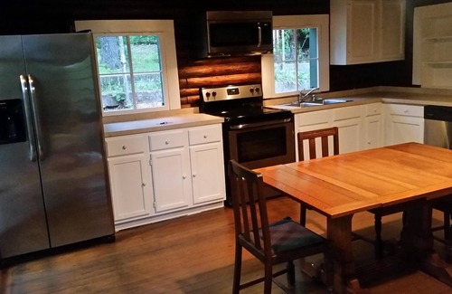 Jones Mills Cabin | Historic log cabin on beautiful Lake Catherine.
