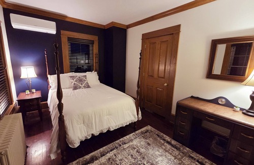 Lisbon Other | Historic 1800s Farmhouse Sleeps 20 16-Acre Retreat in Lisbon, OH